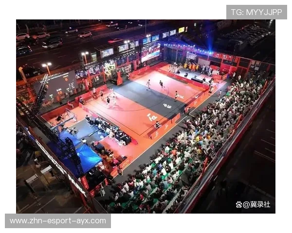 冠军球队训练公开日粉丝近距离见证备战日常，冠军合集